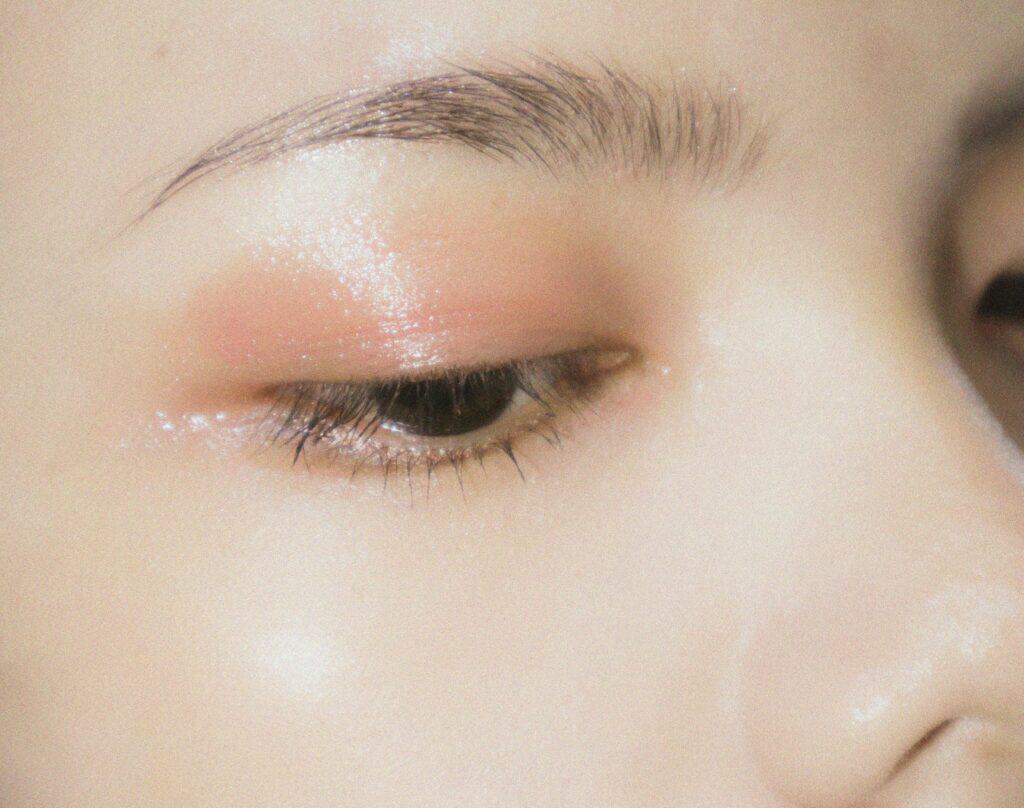 Peach makeup